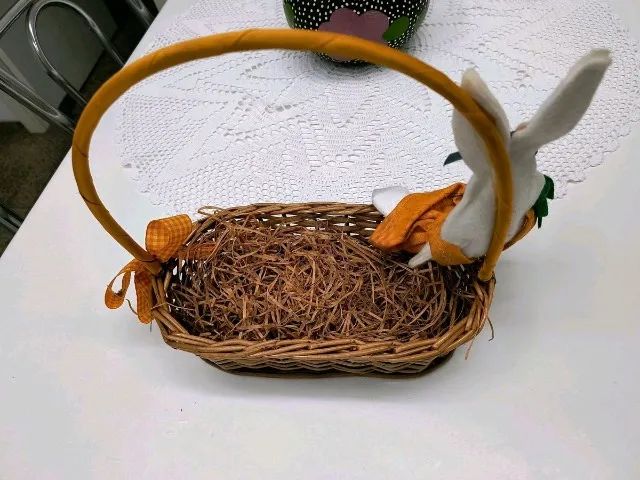 cesta de páscoa com coelho - Foto 2
