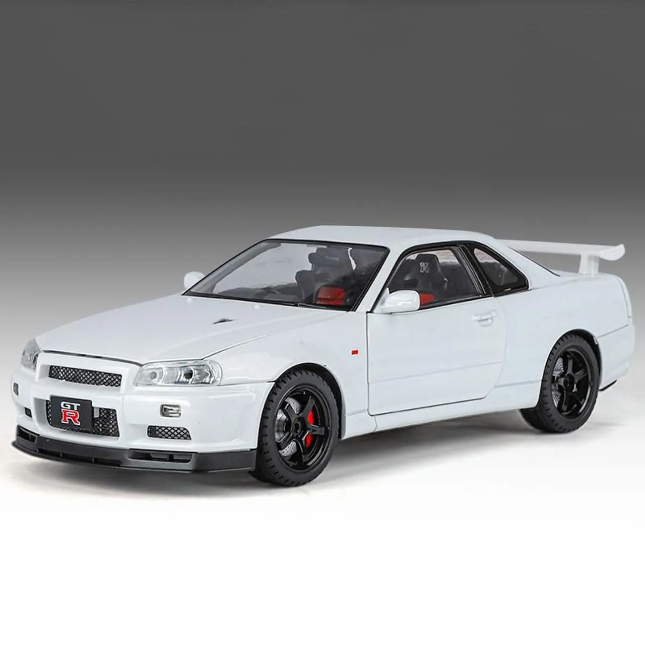 Nissan Skyline R34 1/18 - Hobbies e coleções - Cruzeiro Novo