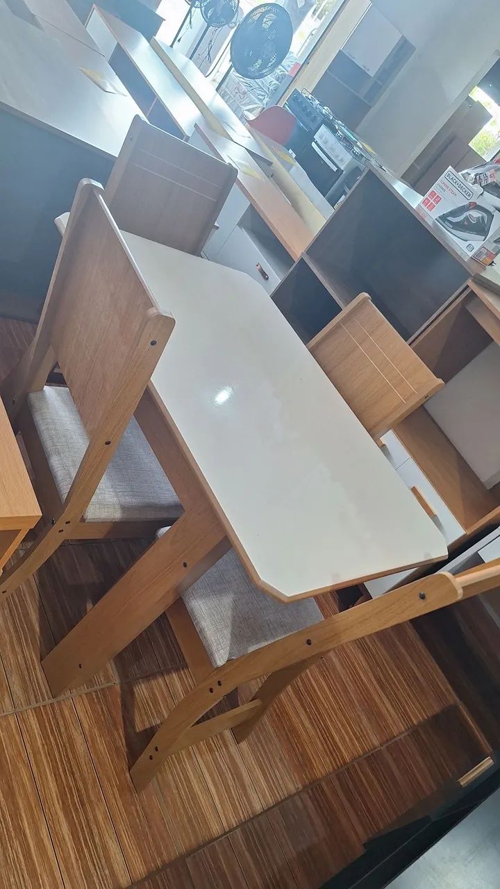 Mesa de jantar 4 cadeiras MDF