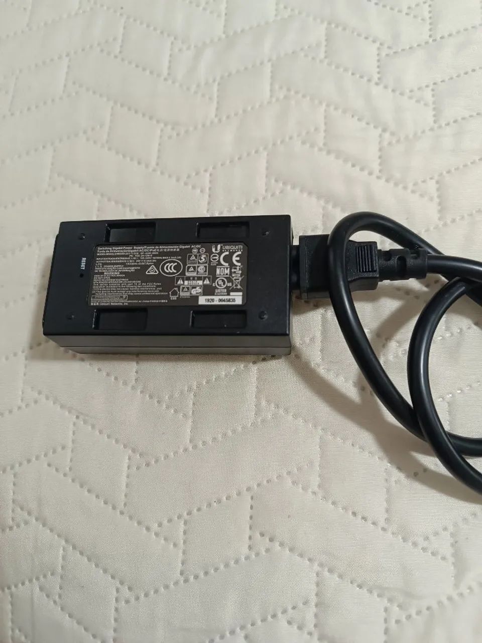 Fonte de alimentação injetora POE Ubiqui GP A240-850G - Foto 3