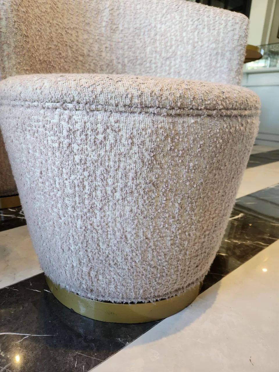 Poltrona giratória boucle rosa claro - Foto 5