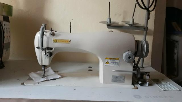 Máquina de costura reta singer - Foto 4