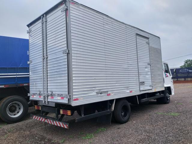 Agrale *. MWM X10 com Bau de 5,5m x 2,5m - Foto 5