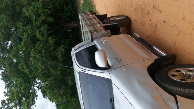 Vendo uma caminhonete da Toyota Hilux - Foto 8
