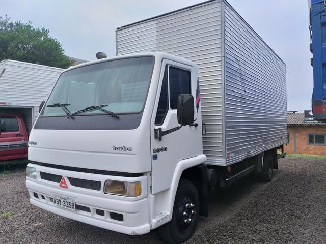 Agrale *. MWM X10 com Bau de 5,5m x 2,5m - Foto 13