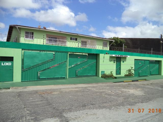 Alugo apartamento