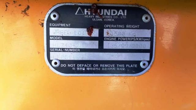 Carregadeira Hyundai, modelo HL740-7, ano 2011, com pouco uso - Foto 5