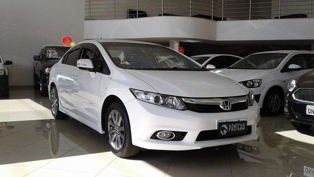Carro Honda Civic com Entrada de R$ 6.011,00 e Parcelas de R$ 890,00