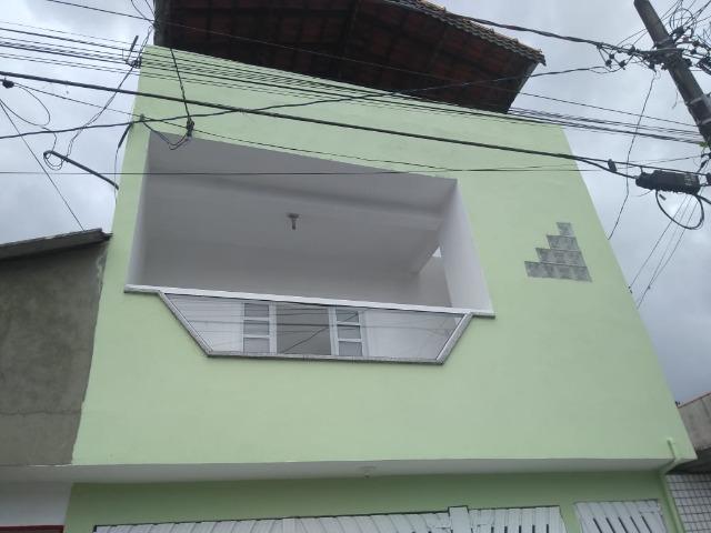 Casa de três dormitórios e sacada - Foto 3