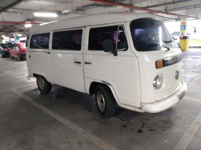 Vendo uma kombi a gasolina 2000 E 2001 - Foto 3