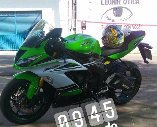 kawasaki zx6r cilindrada