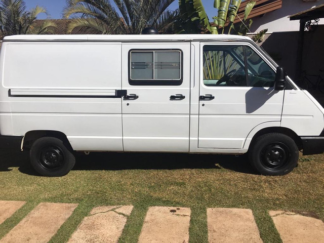 van mista carga e passageiro