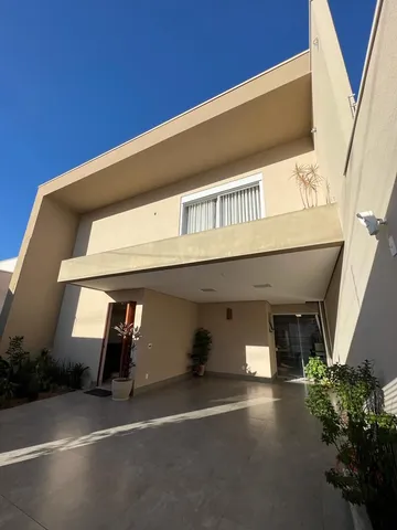 Casa de alto padrão a venda no Treviso