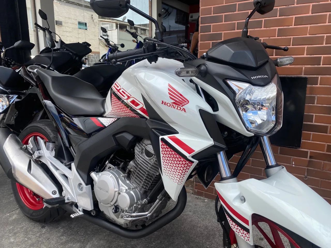 CB250 Twister Cbs- 2022 - Foto 3