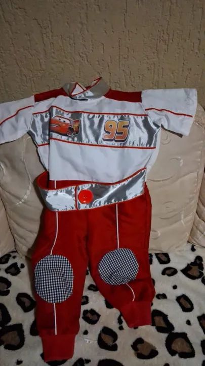 Macacão de carro Mcqueen 