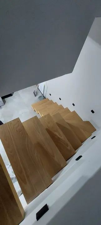 Escada Flutuante e Serralheria Estrutural - Foto 5