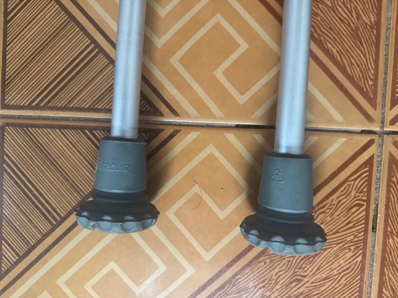 Muletas em excelente estado - Foto 2