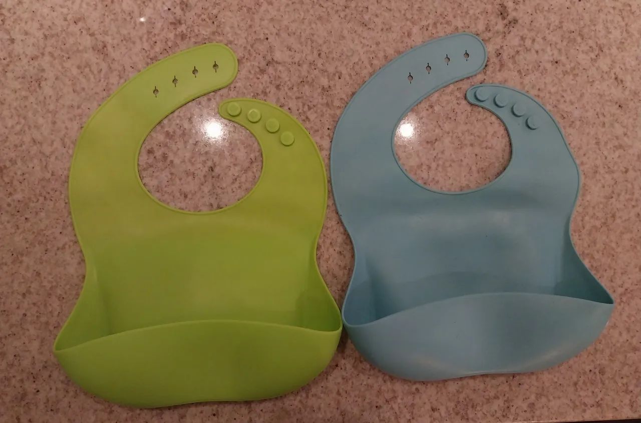 Babadores de Silicone para Bebês - Verde e Azul