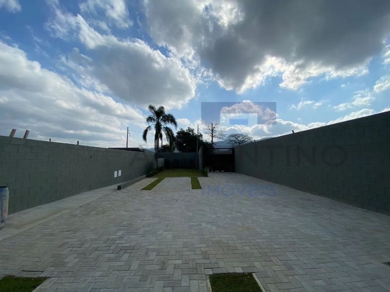 Casa de Vilagio no Butujuru - NOVA e com MUITO bom GOSTO - Foto 3