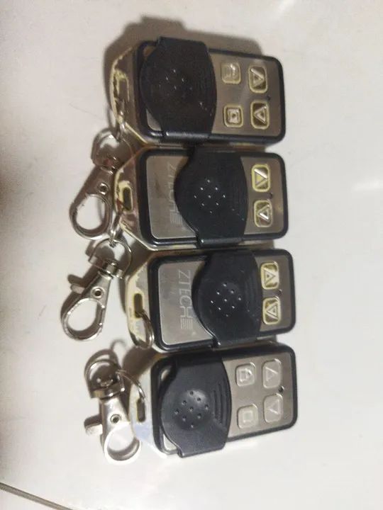 4 Controles remotos ZETECH para porta de enrolar  - Foto 3