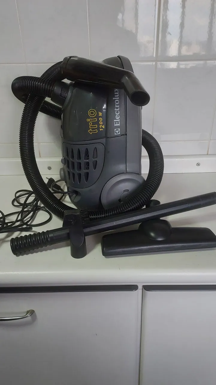 Aspirador de Pó Electrolux Trio 1200W