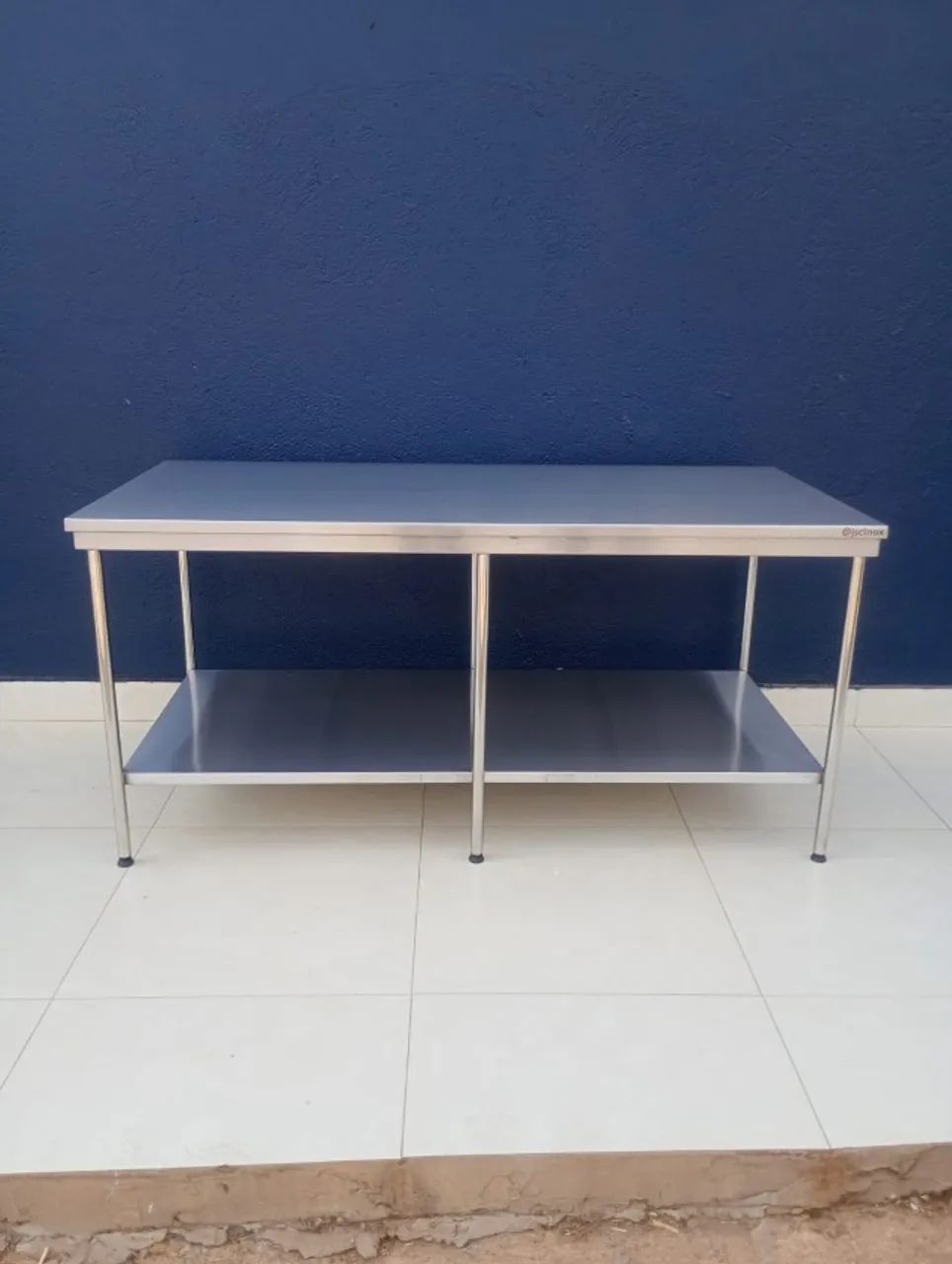 Mesa 1.80x0.80 em aço inox 