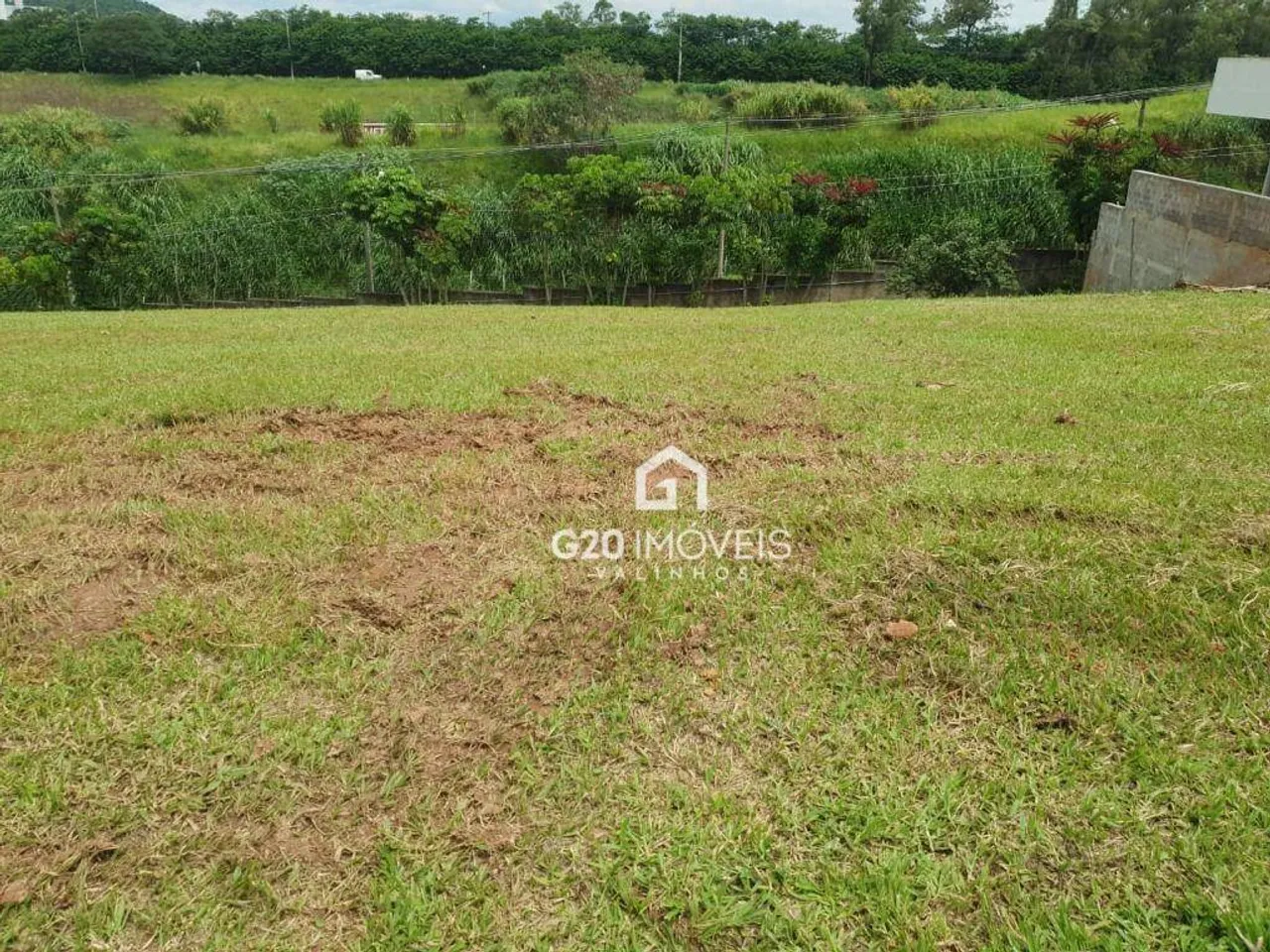 Terreno à venda, 1000 m² por R$ 700.000,00 - Condomínio Villa Lombarda - Valinhos/SP