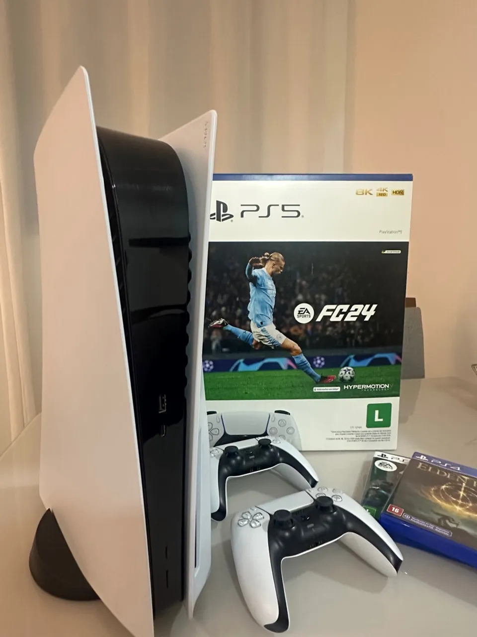 PlayStation 5 (PS5) com 2 Controles e Jogos