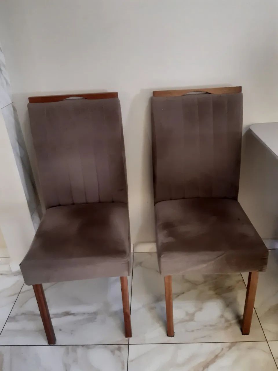 Mesa de Jantar Moderna com 4 Cadeiras - Foto 3