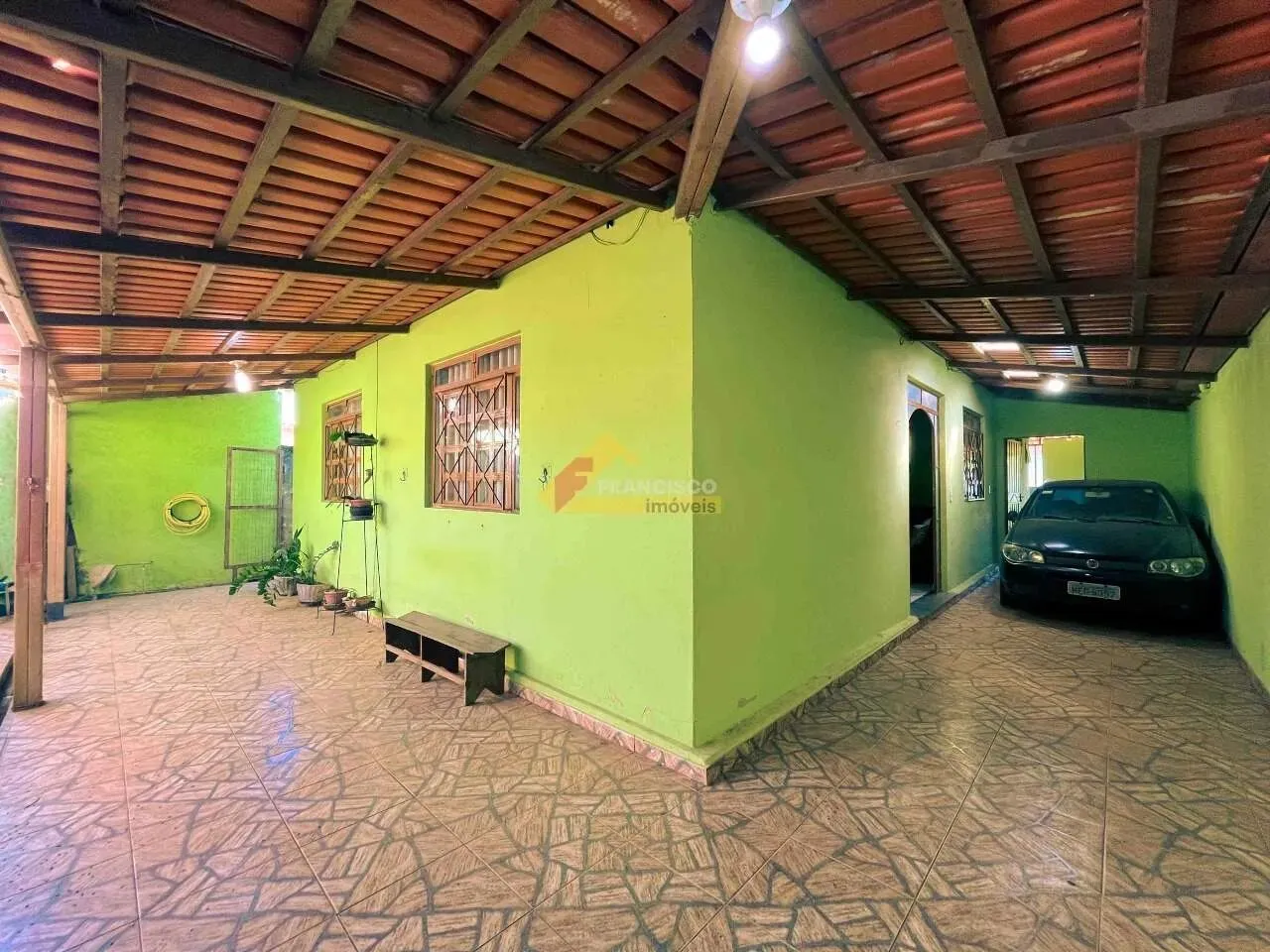Casa localizada em Ermida