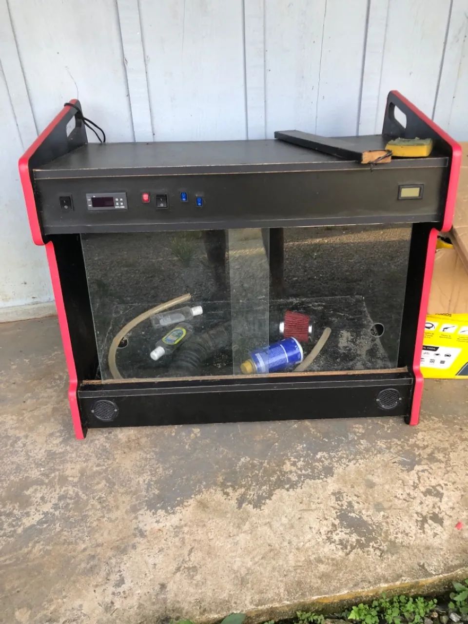 Encubadora para cães usada 