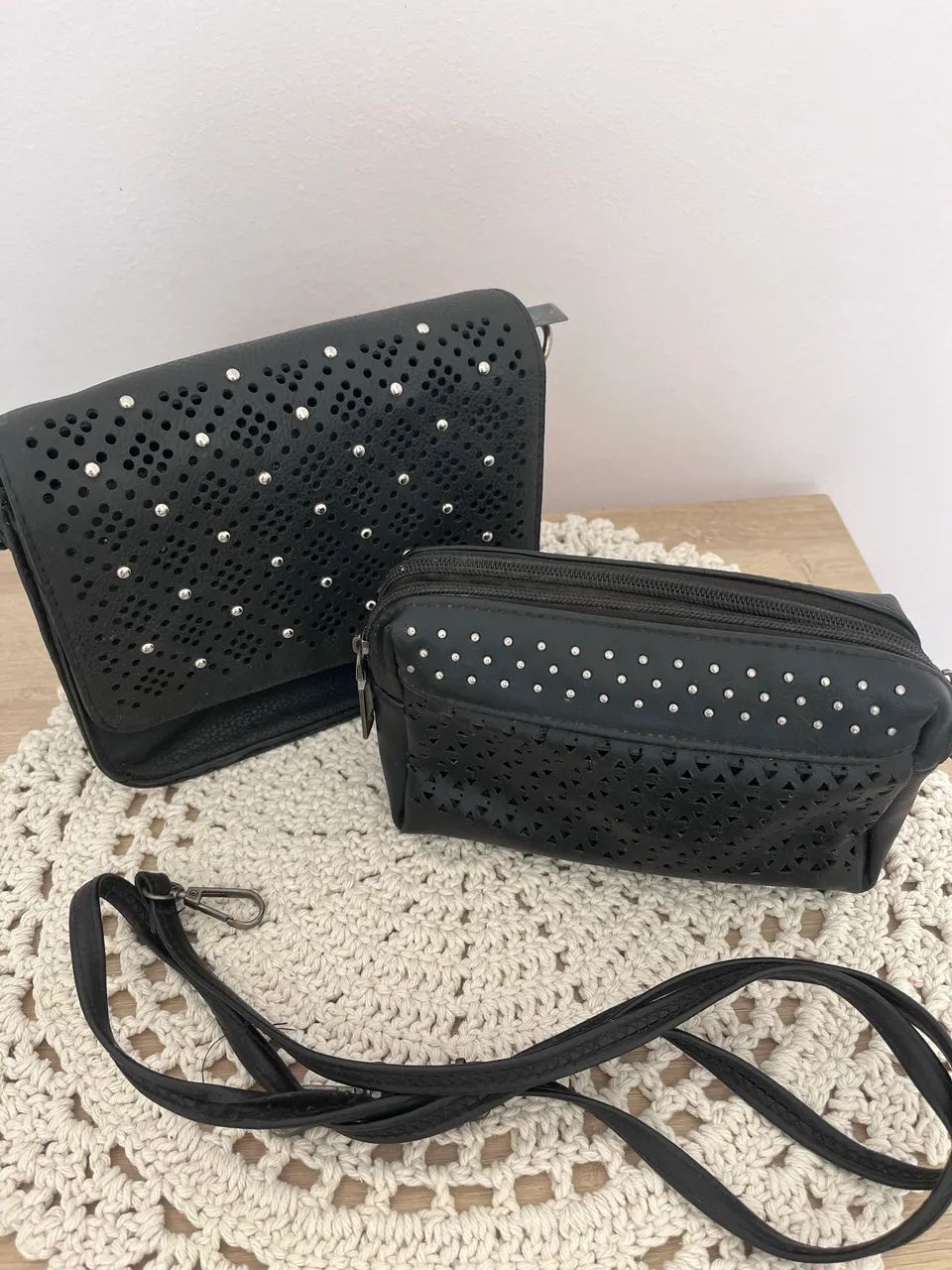Bolsas femininas marcas arezzo, couro fino e outras. - Foto 2