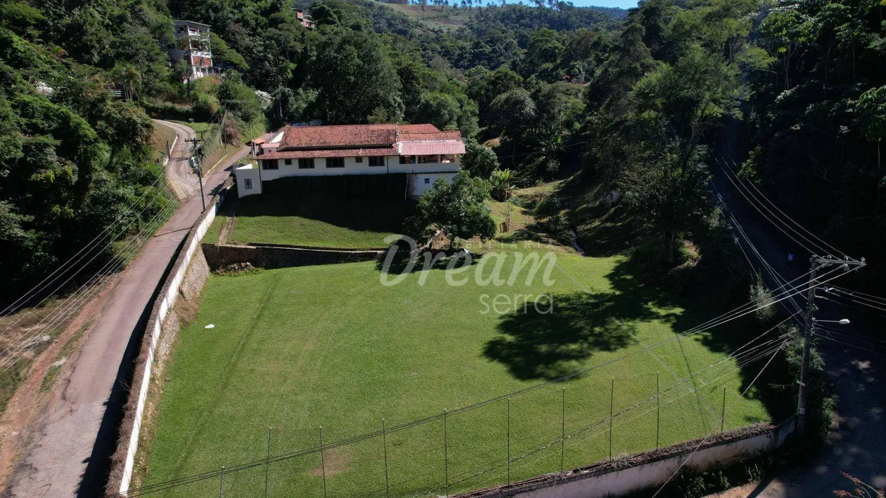 Casa com 4 dormitórios à venda, 490 m² por R$ 1.390.000,00 - Pessegueiros - Teresópolis/RJ