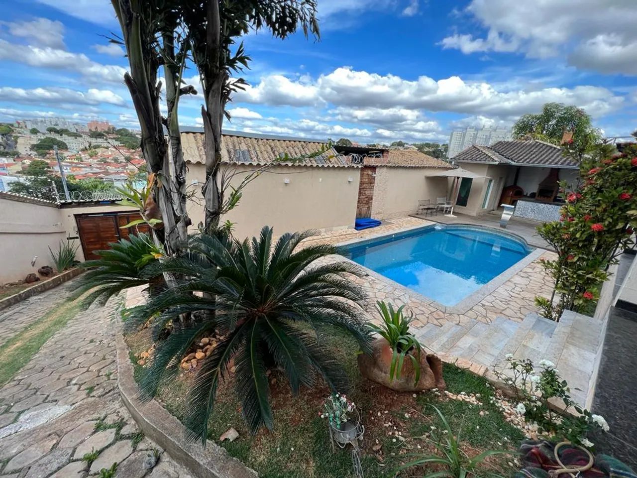 Casa para venda possui 460 metros quadrados com 6 quartos em Santa Mônica - Belo Horizonte - Foto 5