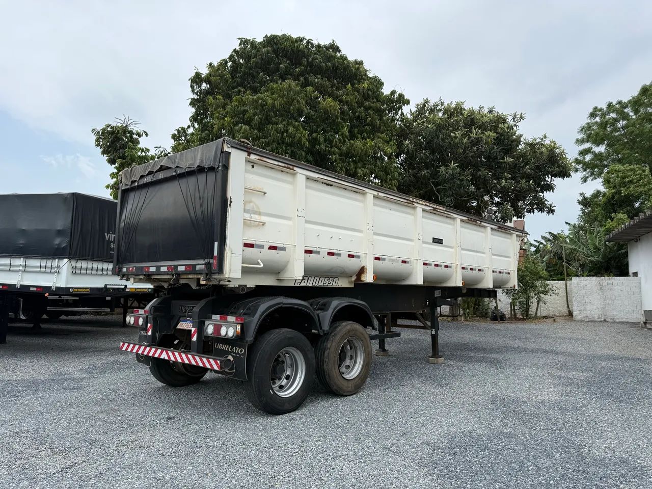 Caçamba 2 eixos - Librelato 