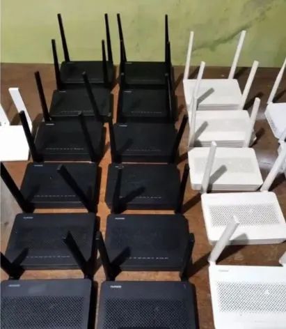 Roteadores Huawei 5G dual Band 15 unidades 