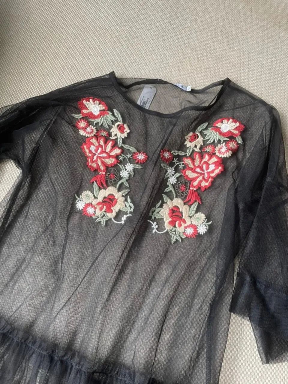 Vestido de tule transparente - Foto 2