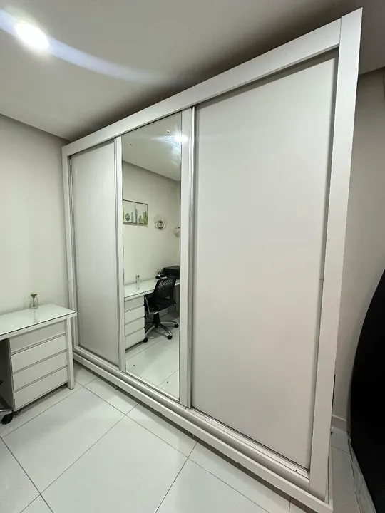 Gurda-roupa MDF