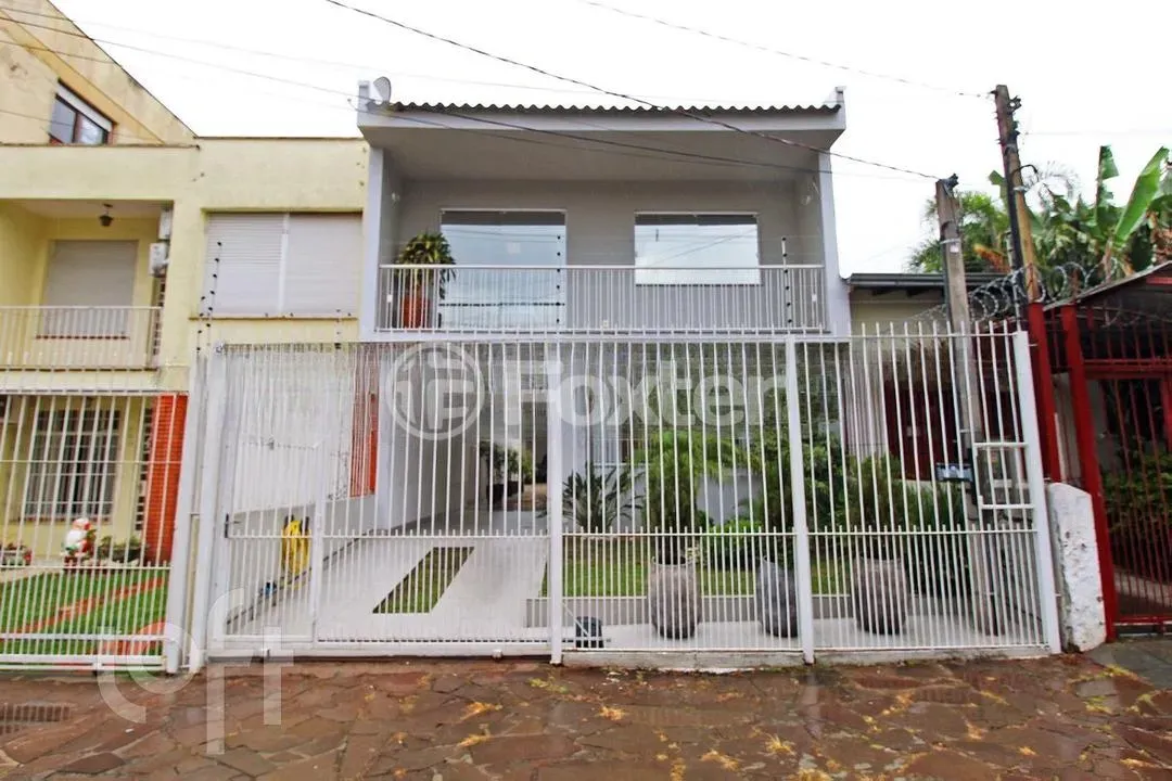 Casa à venda Rua Teixeira de Freitas, Santo Antônio - Porto Alegre