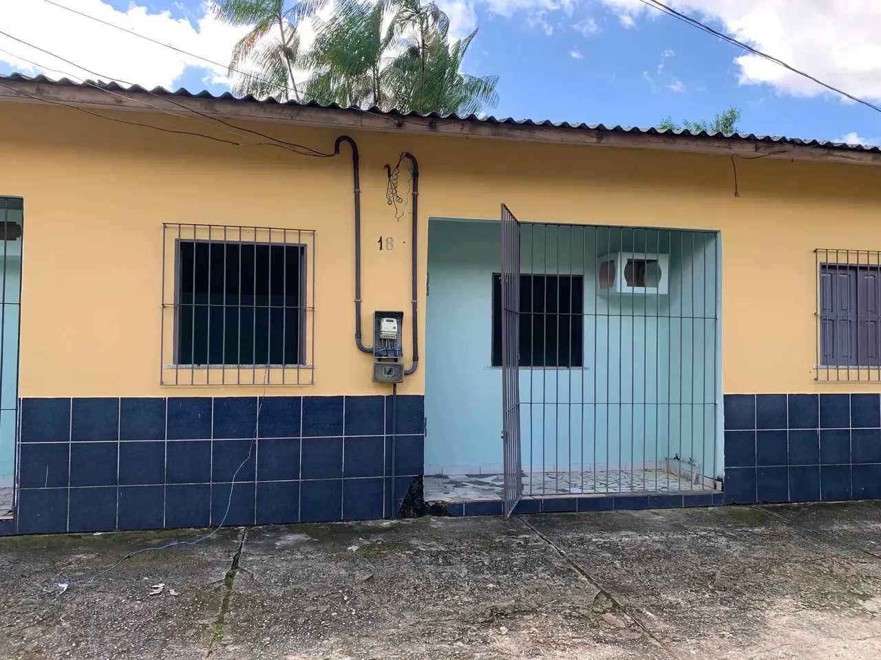 Alugo casa de 2 quartos na Rod. Transcoqueiro