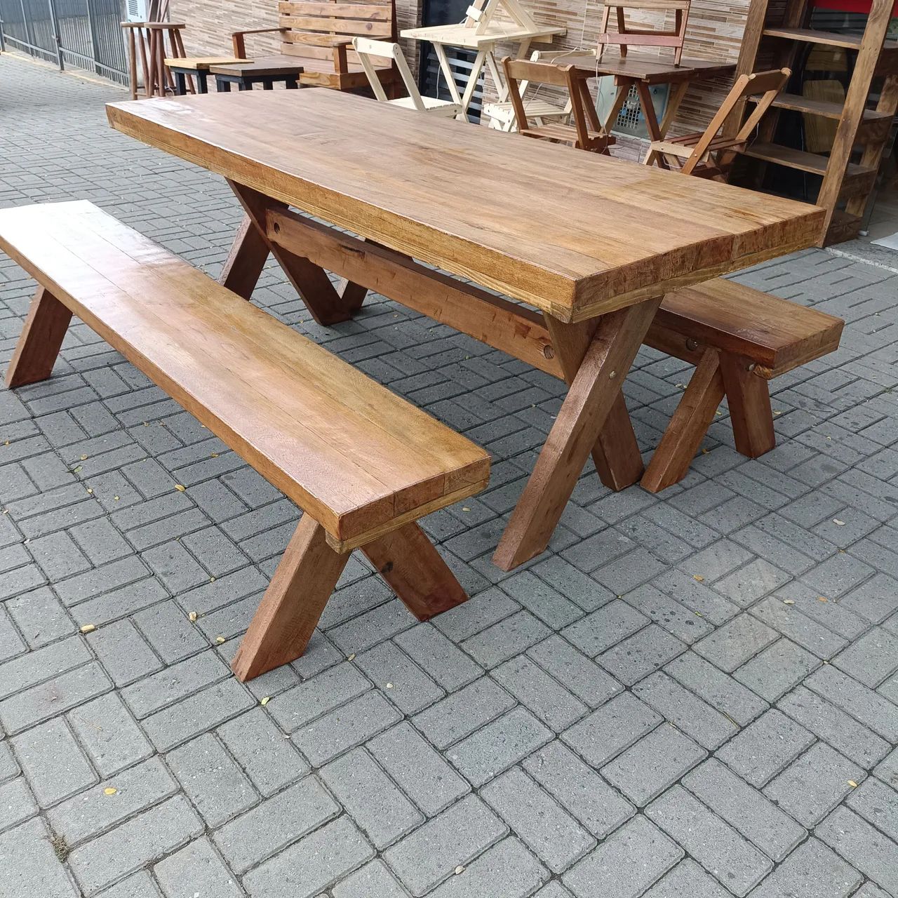 Conjunto de mesa e bancos de madeira rústica - Foto 3