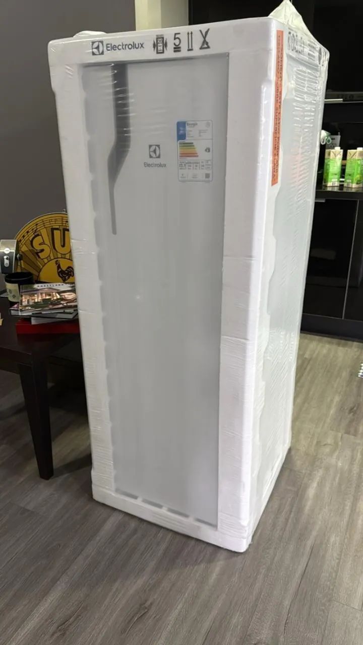 Geladeira Electrolux Cycle Defrost 240L Degelo Prático Uma Porta Branca RE31 127v - Foto 4
