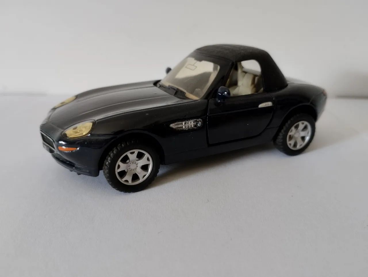 Kinsmart - Miniatura BMW Z8 - Brinquedos e Jogos - Centro