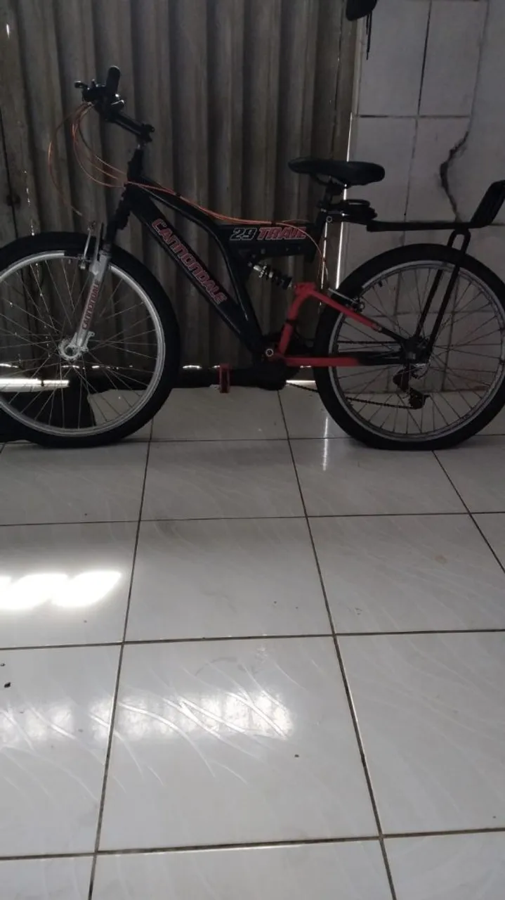 Bicicleta seminova.
