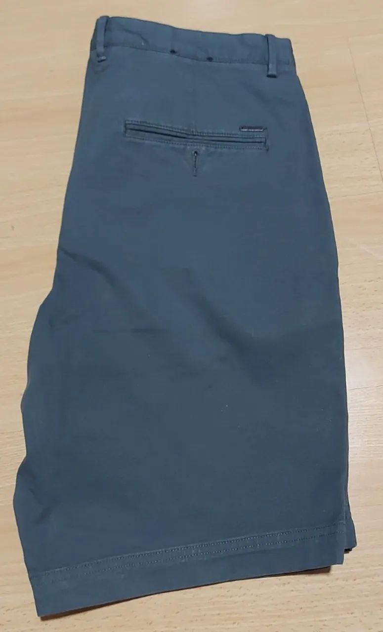 Bermuda de sarja Hugo Boss ORIGINAL  - Foto 2