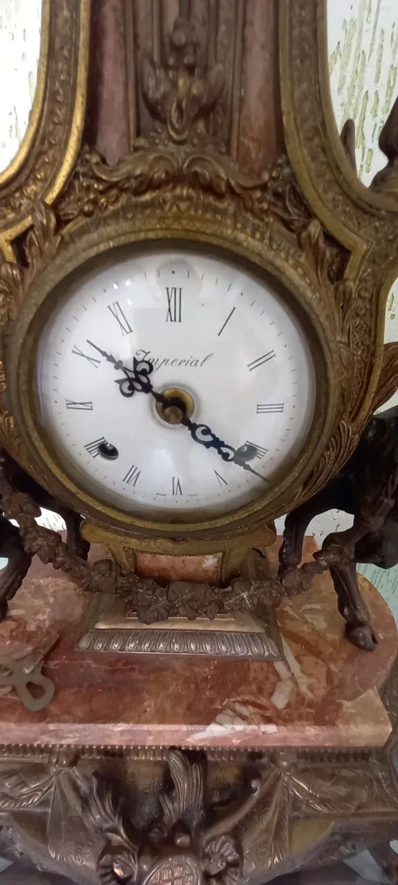 Relogio Imperial Antigo Bronze e Marmore máquina a corda funcionando perfeito - Foto 5