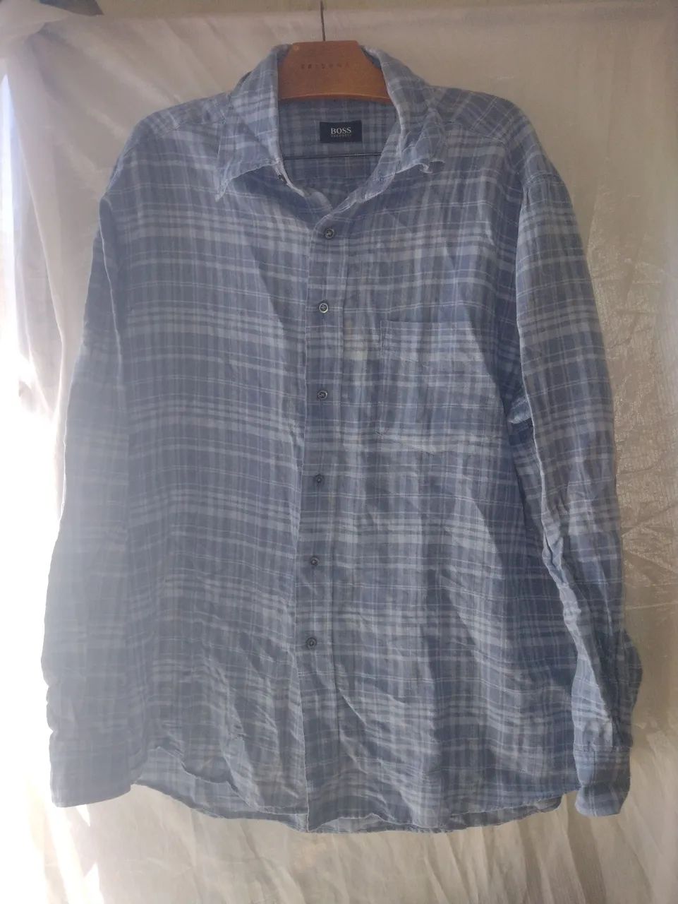 Camisa flanelada manga longa Hugo Boss.