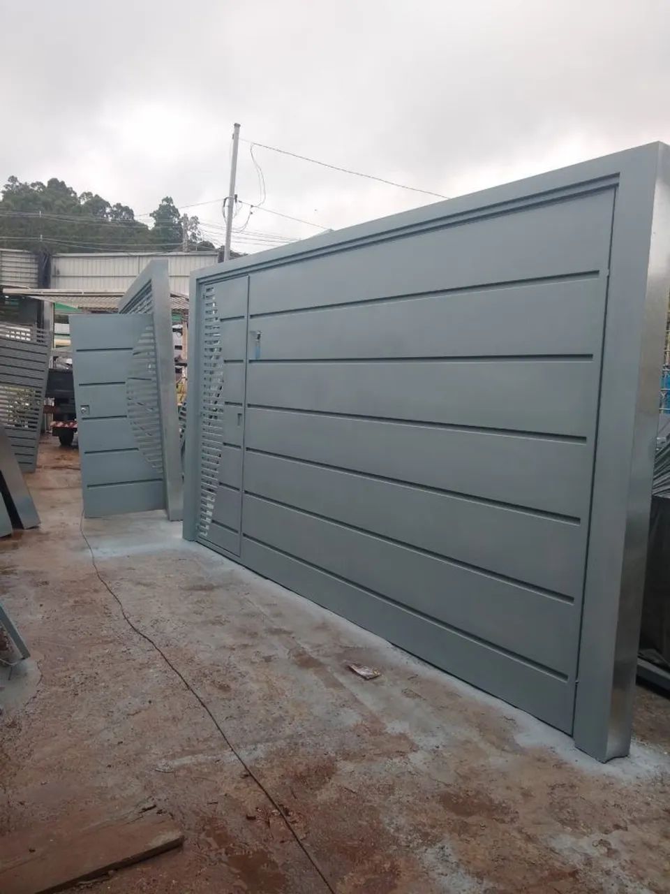 Portão de garagem - chama e garante desconto 