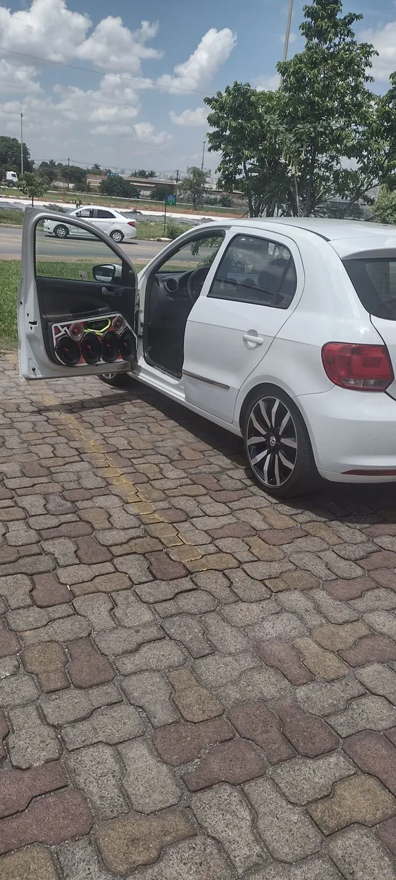 Vendo ou troco ano 2012
