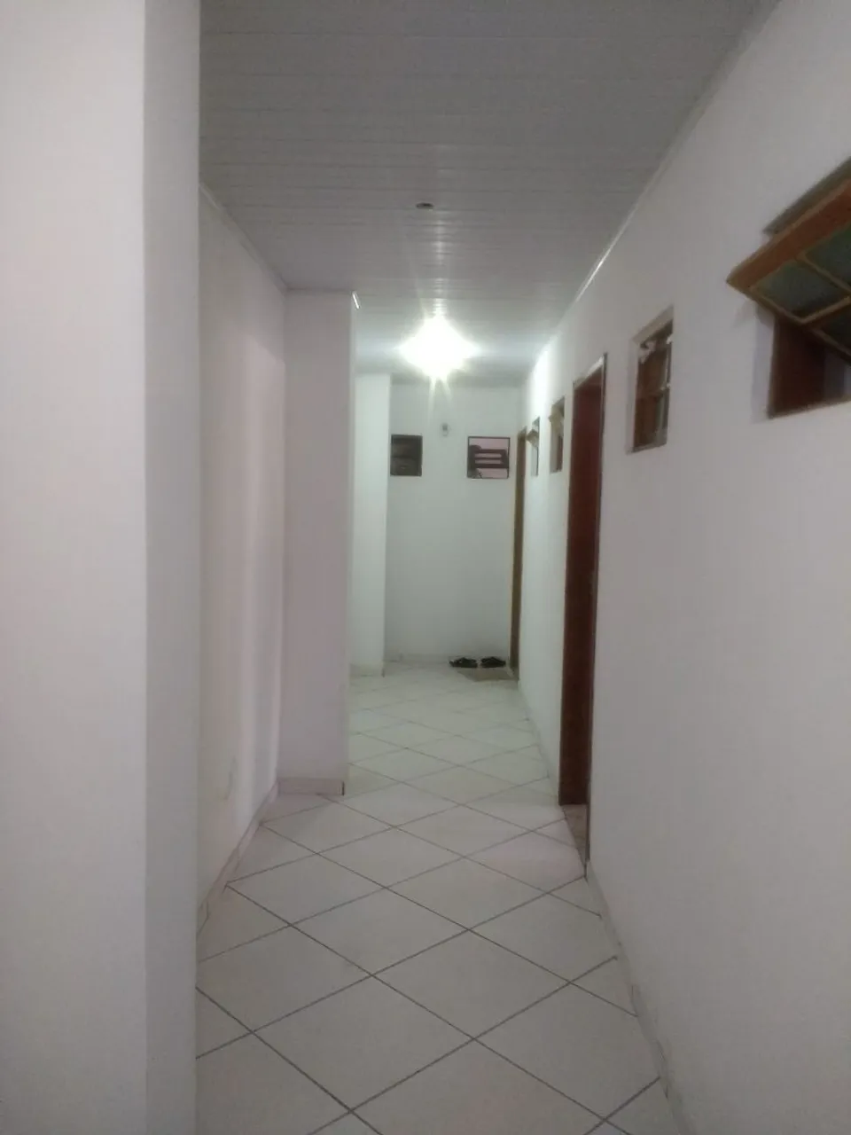 Aluga-se excelente kitinete 700,00 (Com água e luz INCLUÍDOS)